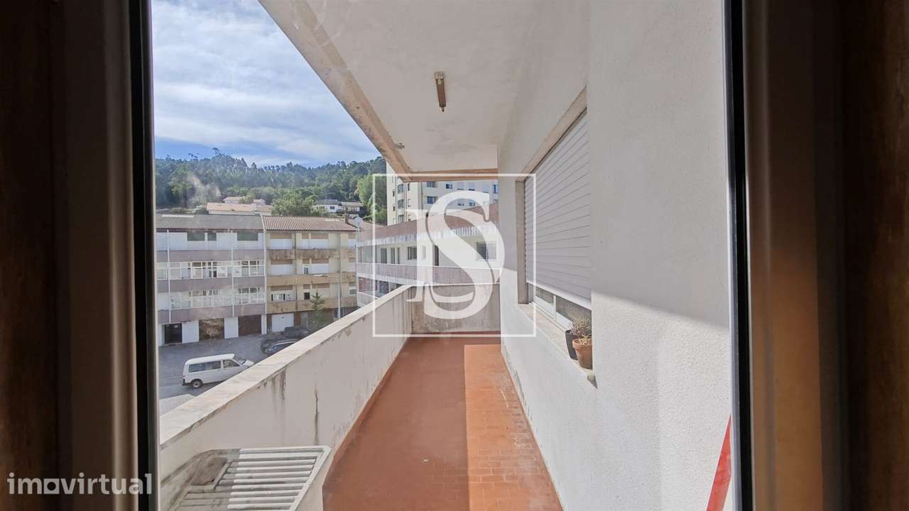 Apartamento T3 em Darque com muito espaço, 3 varandas e sótão - Grande imagem: 4/19