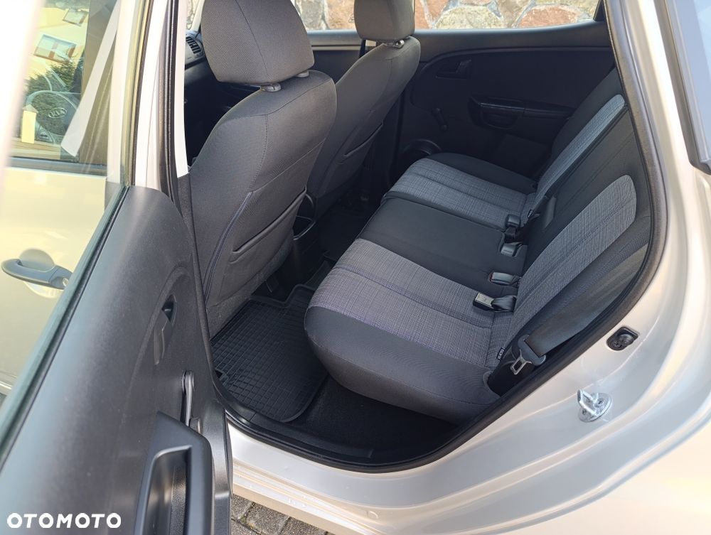 Kia Venga - 6