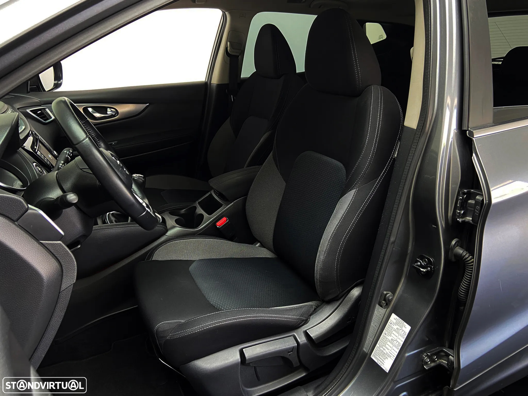 Nissan Qashqai 1.5 dCi N-Connecta 18 - 9