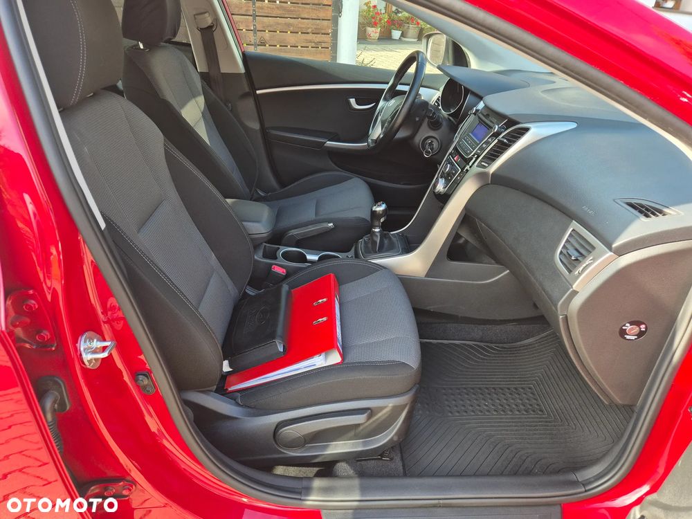 Hyundai i30 blue 1.4 Classic - 10
