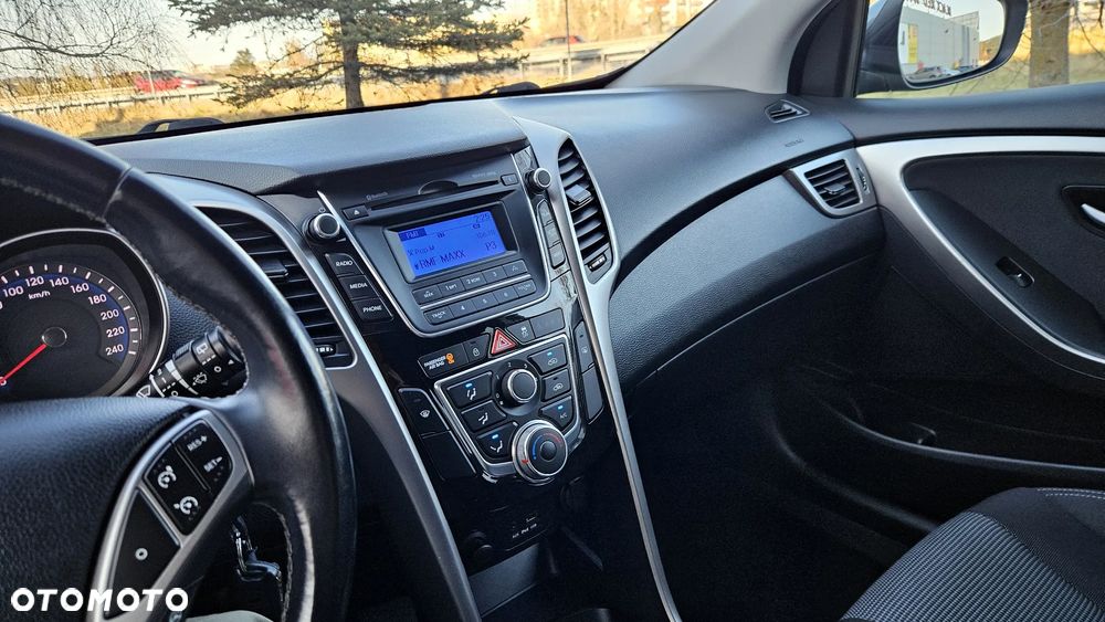 Hyundai i30 1.6 GDI BlueDrive Classic + - 31