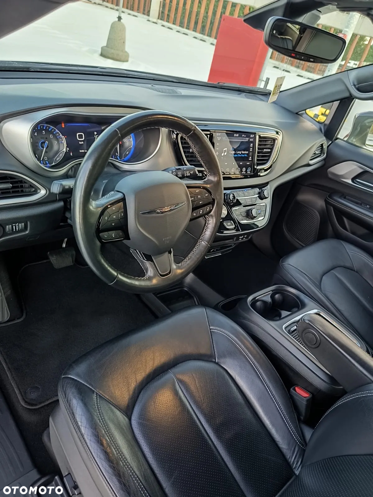 Chrysler Pacifica - 23