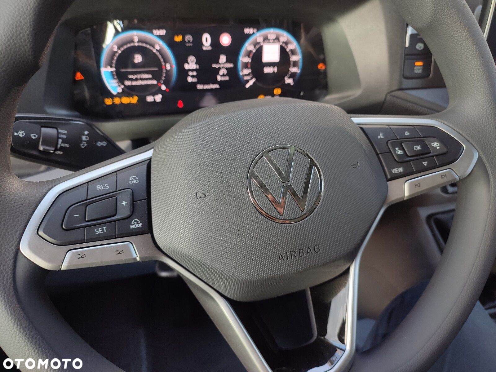 Volkswagen Crafter Crafter 35 Podwozie z pojedynczą kabiną silnik: 2,0 l EU6 SCR 177 KM / skrzynia biegów: Przedni napęd manualna 6-biegowa rozstaw osi: 4490 mm - 20