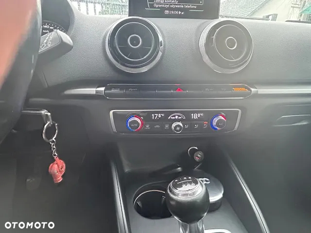 Audi A3 1.6 TDI Attraction - 12