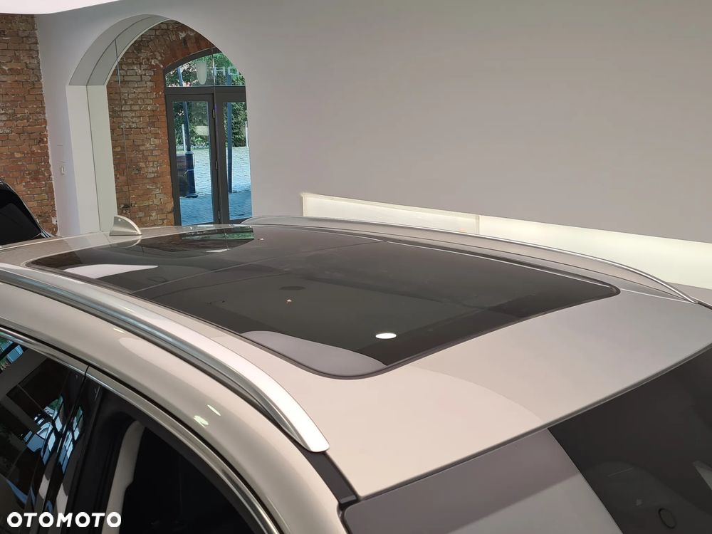 Hongqi HS5 2.0T AWD - 12