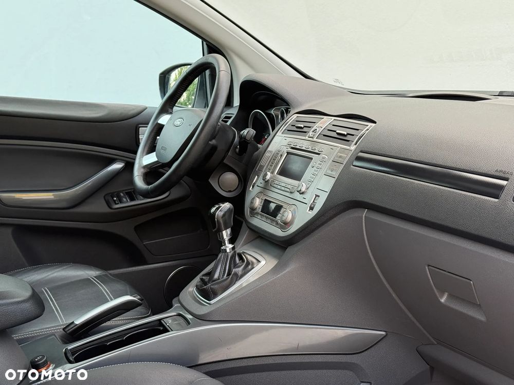 Ford Kuga - 27
