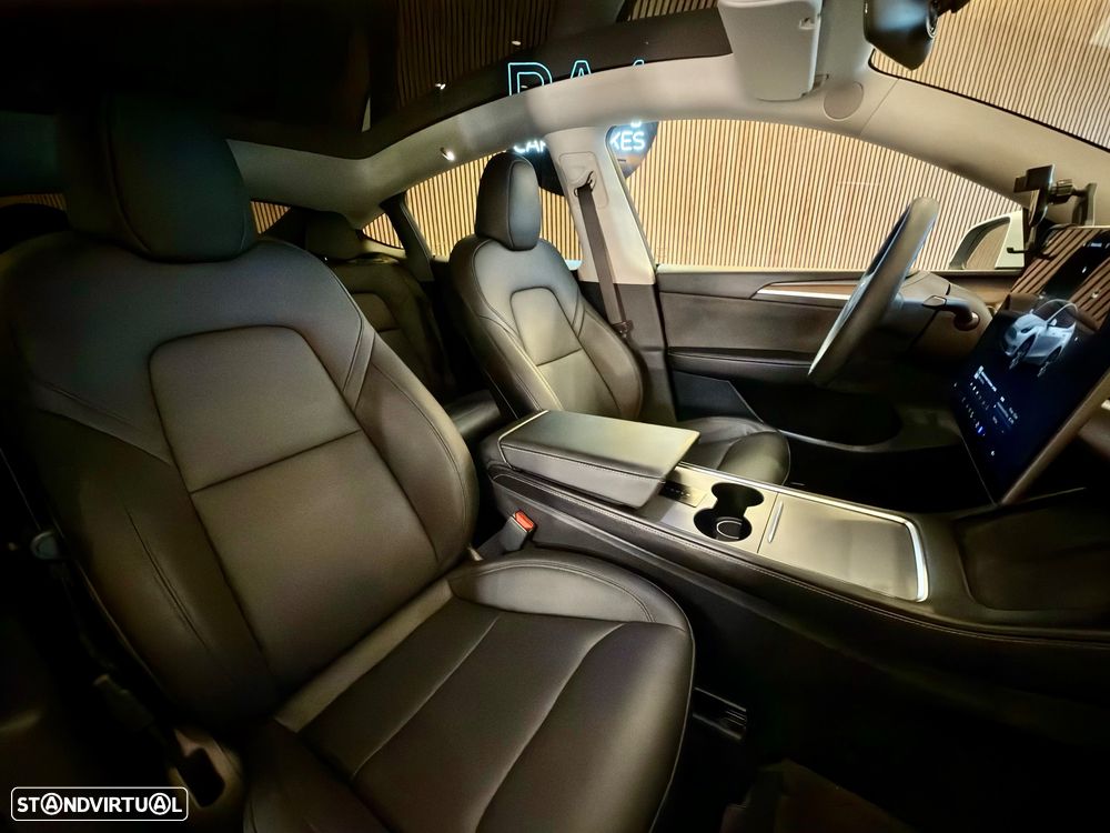 Tesla Model Y Tração Traseira - 48