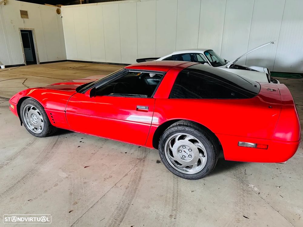 Chevrolet Corvette - 6
