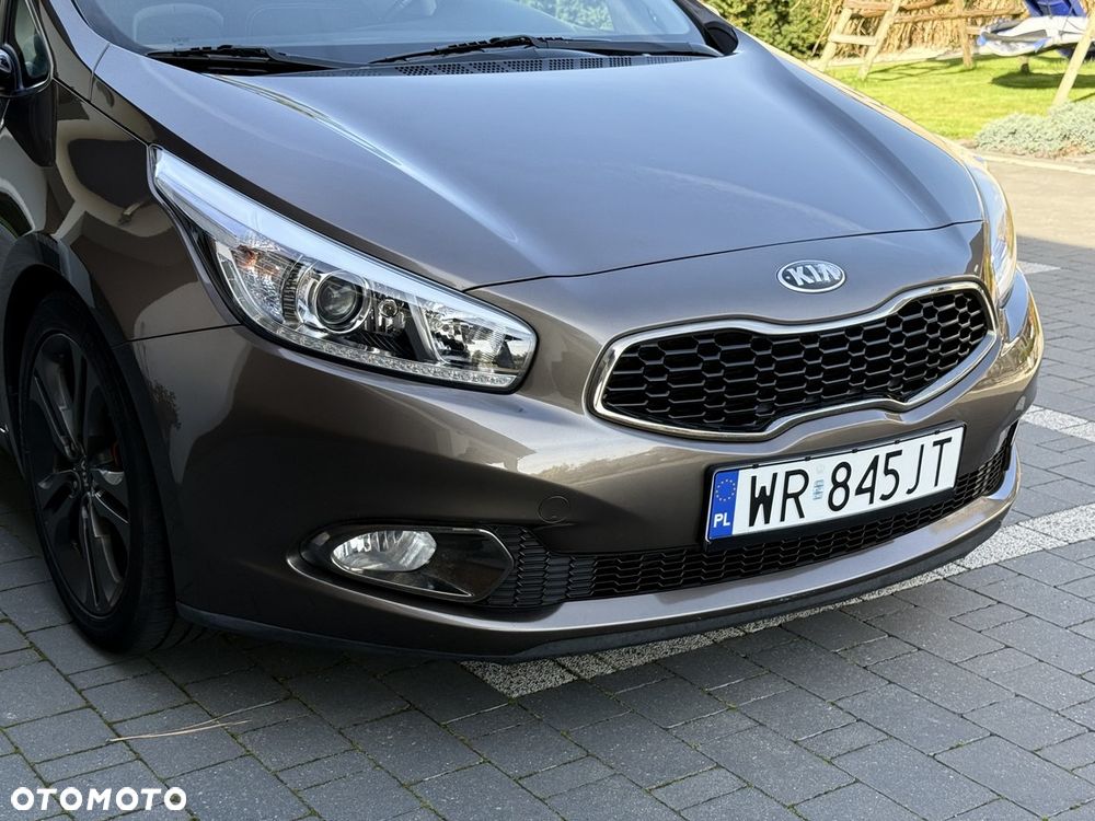 Kia Ceed - 34