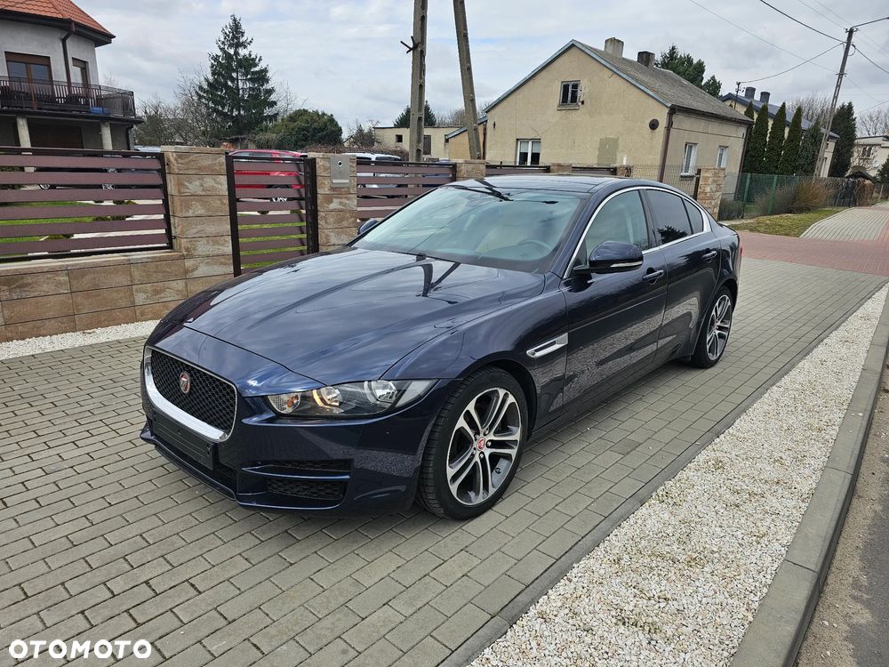 Jaguar XE 20d Prestige - 1