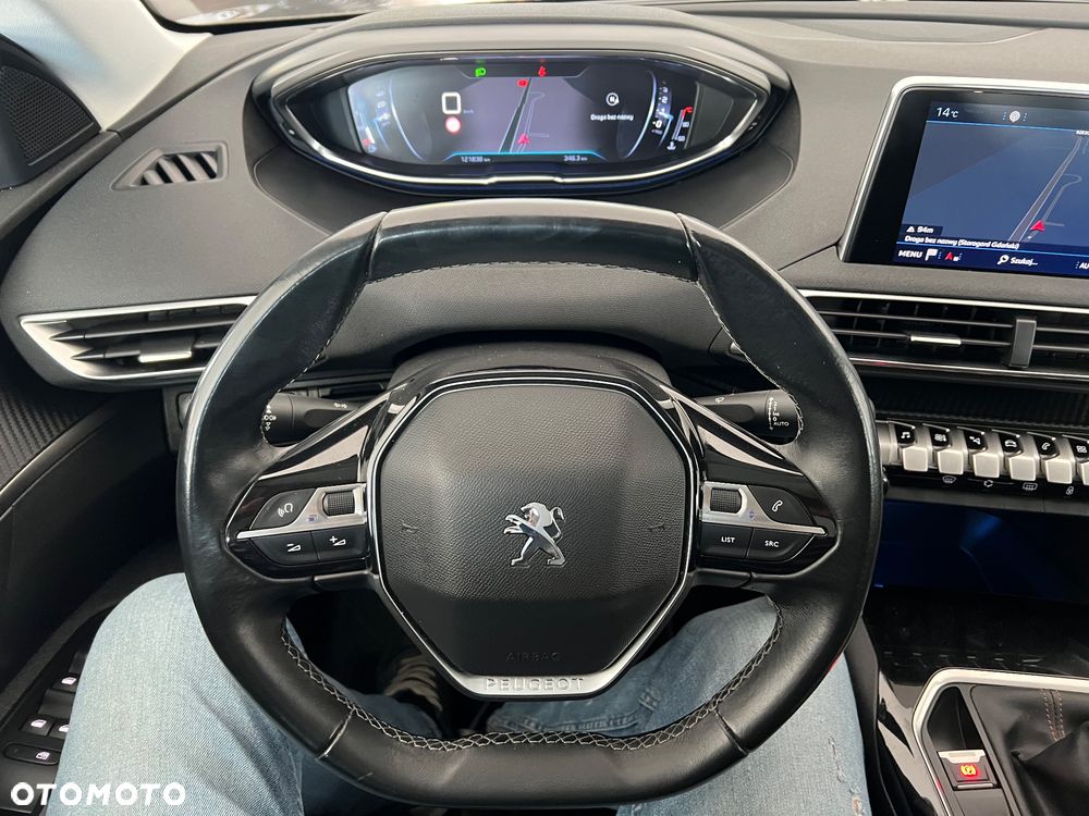 Peugeot 5008 PureTech 130 Stop & Start Allure Business-Paket - 30