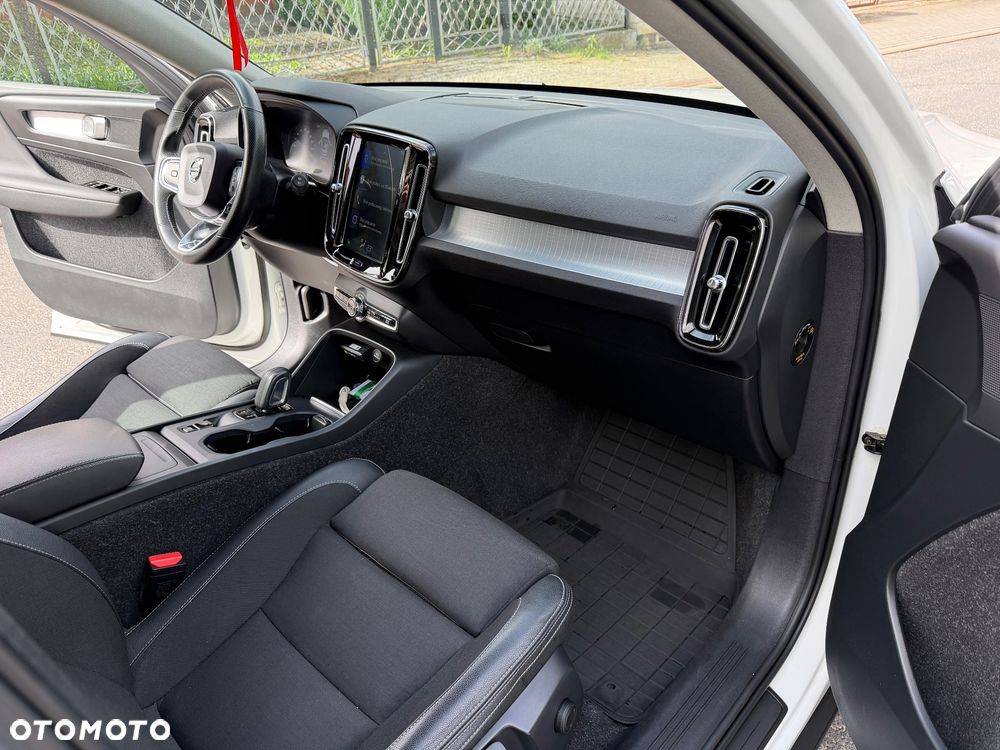 Volvo XC 40 D4 AWD Geartronic Momentum - 18
