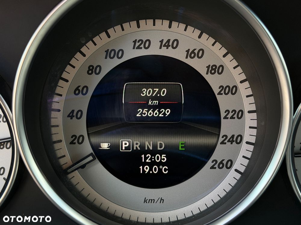 Mercedes-Benz Klasa C 220 CDI 7G-TRONIC Avantgarde Edition - 12