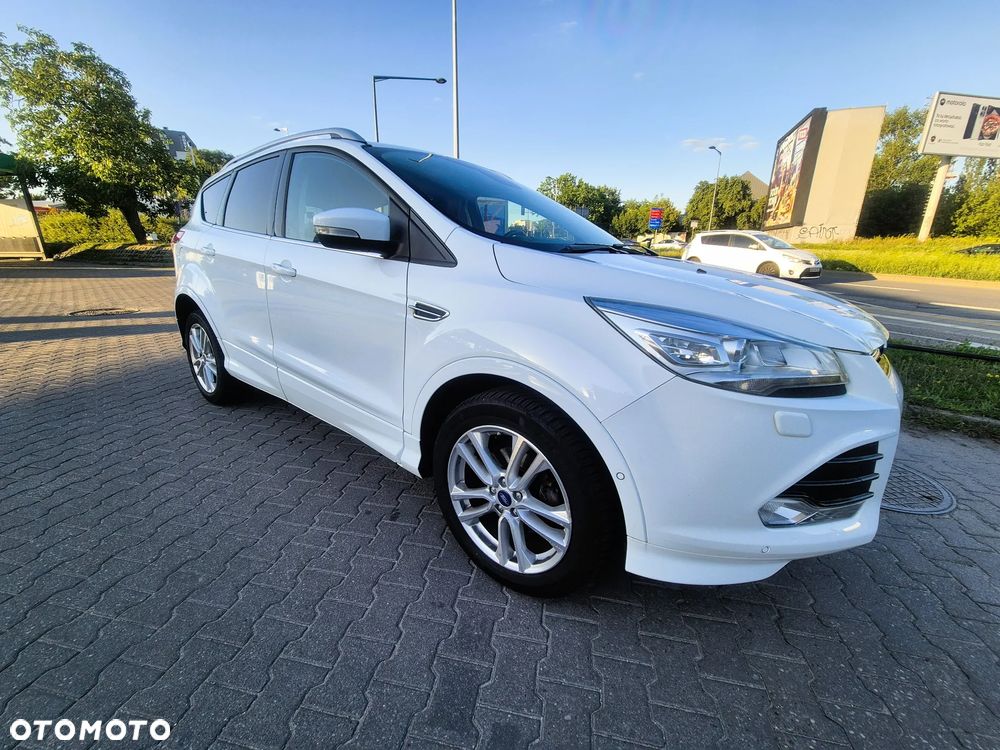 Ford Kuga 1.5 EcoBoost 2x4 Titanium - 3