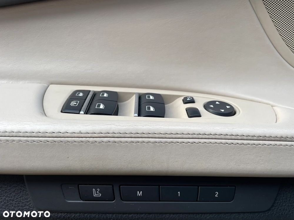 BMW Seria 7 750Li - 8