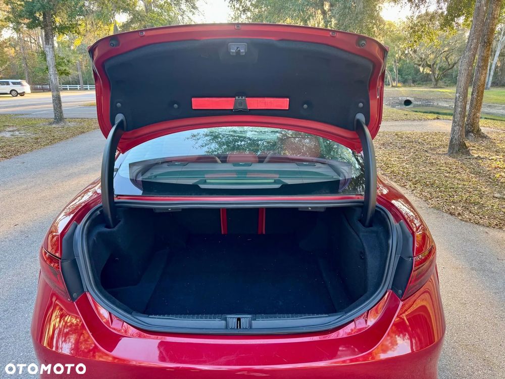 Alfa Romeo Giulia 2.0 Turbo 16V AT8-Q4 Ti - 11