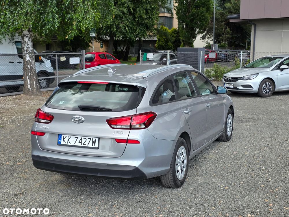 Hyundai i30 1.5 DPI Classic + - 10