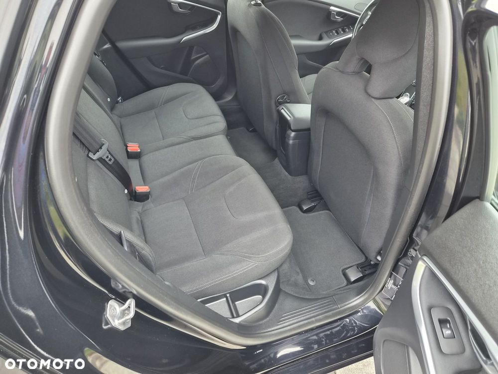 Volvo V40 D2 - 23