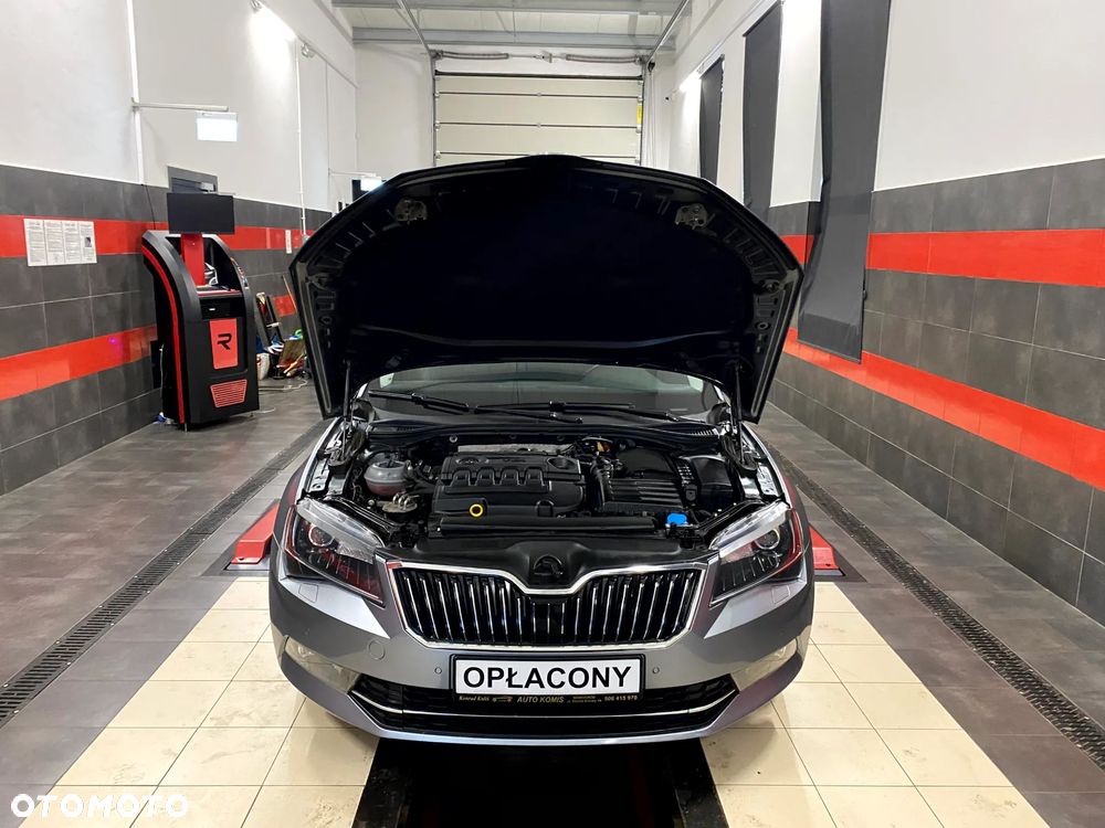 Skoda Superb 2.0 TDI Sportline DSG - 24