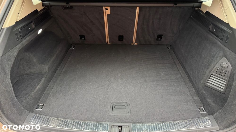 Volkswagen Touareg - 7