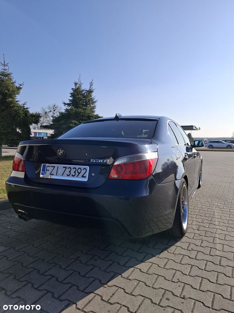 BMW Seria 5 530i - 25