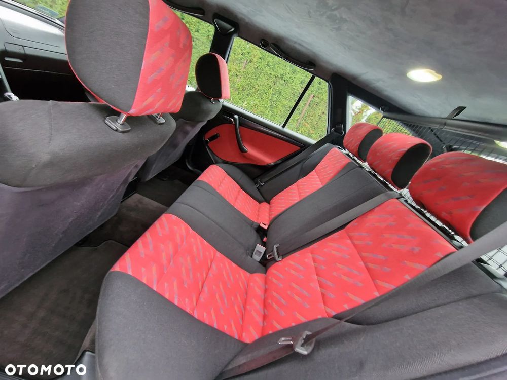 Mercedes-Benz Klasa C 180 T Esprit - 25