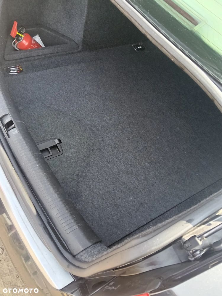 Audi A4 Limousine - 8