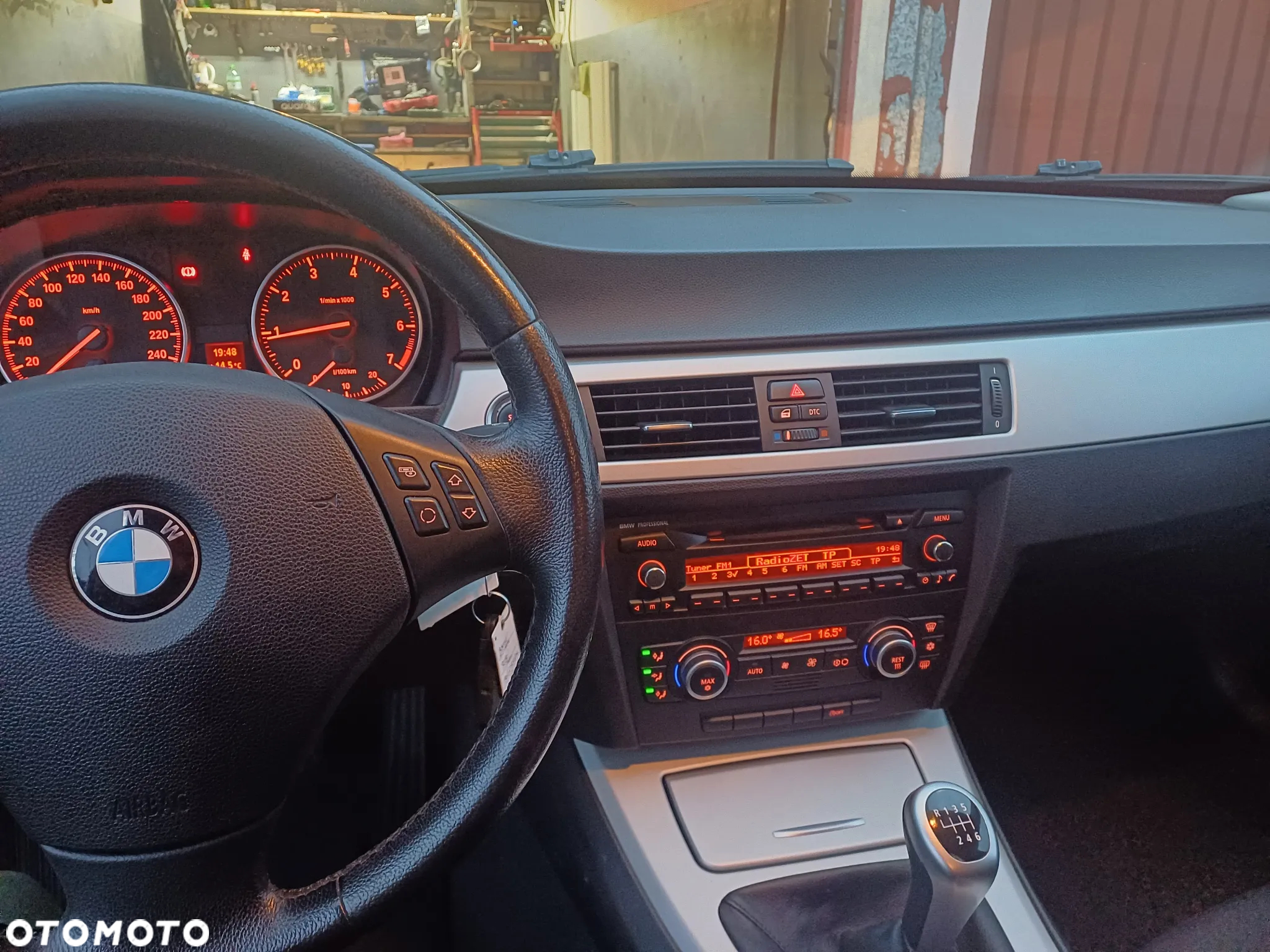 BMW Seria 3 318i - 17