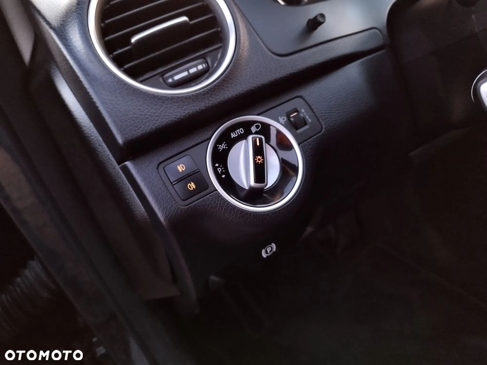Mercedes-Benz Klasa C 200 CDI BlueEff Avantgarde - 14