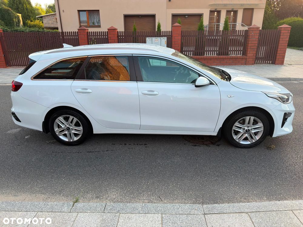 Kia Ceed 1.6 CRDi mHEV M - 11