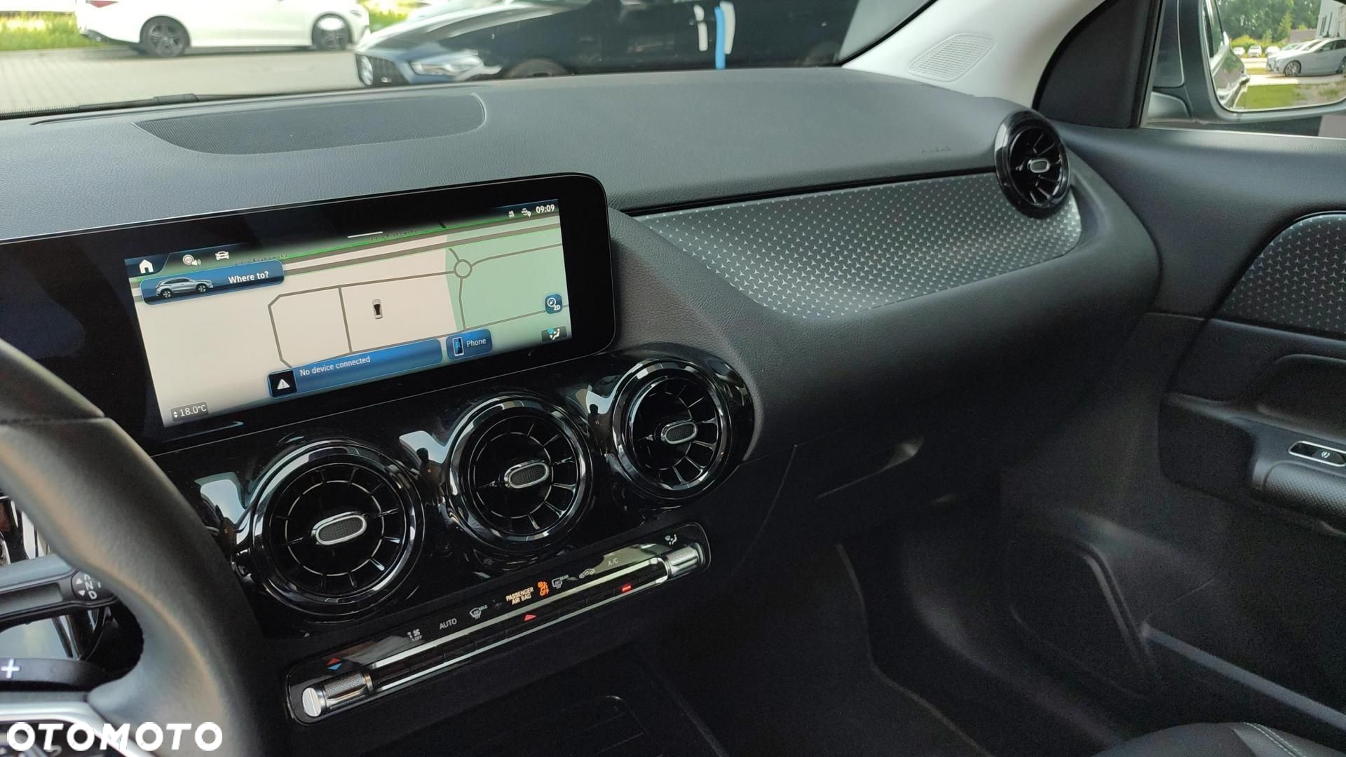 Mercedes-Benz GLA - 11