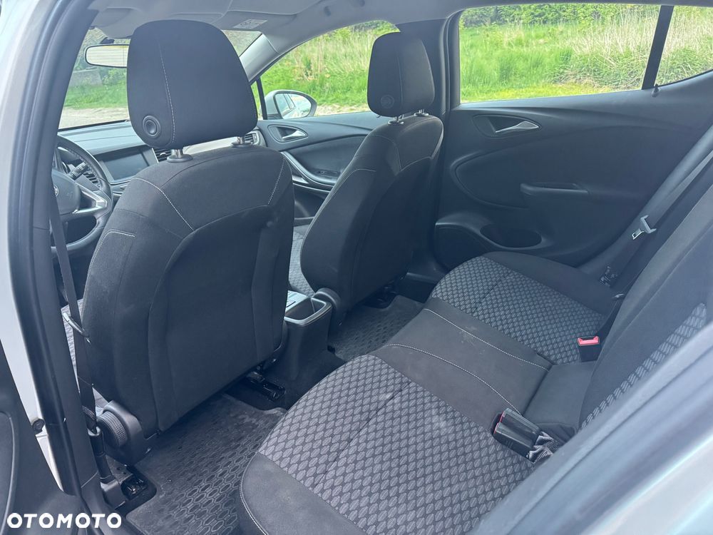 Opel Astra 1.4 T Dynamic - 11