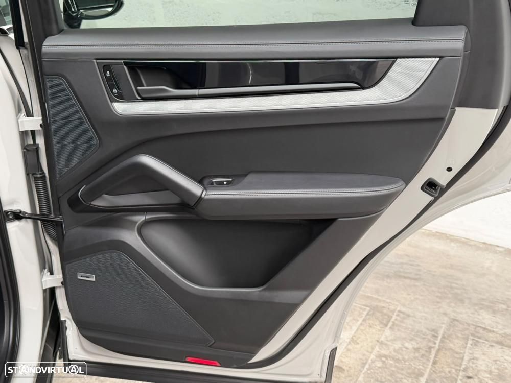 Porsche Cayenne E-Hybrid - 44