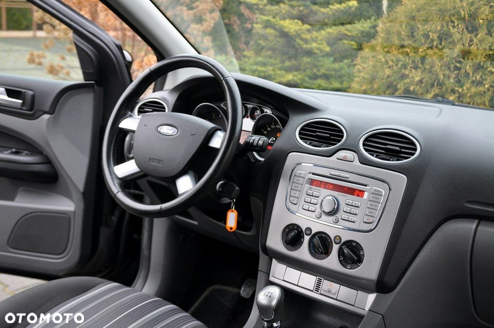 Ford Focus - 25