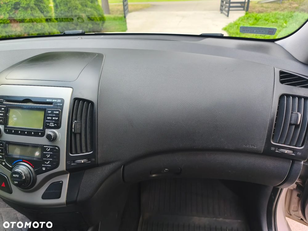 Hyundai i30 1.6 CRDi Comfort - 17