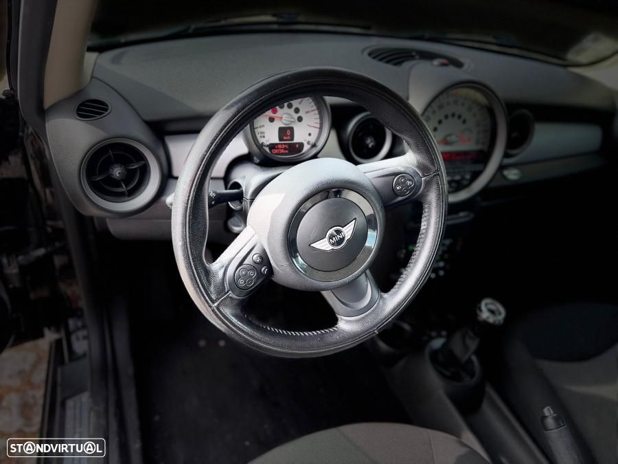 MINI 3 Portas One D - 7