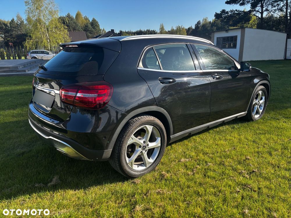 Mercedes-Benz GLA 180 7G-DCT UrbanStyle Edition - 7