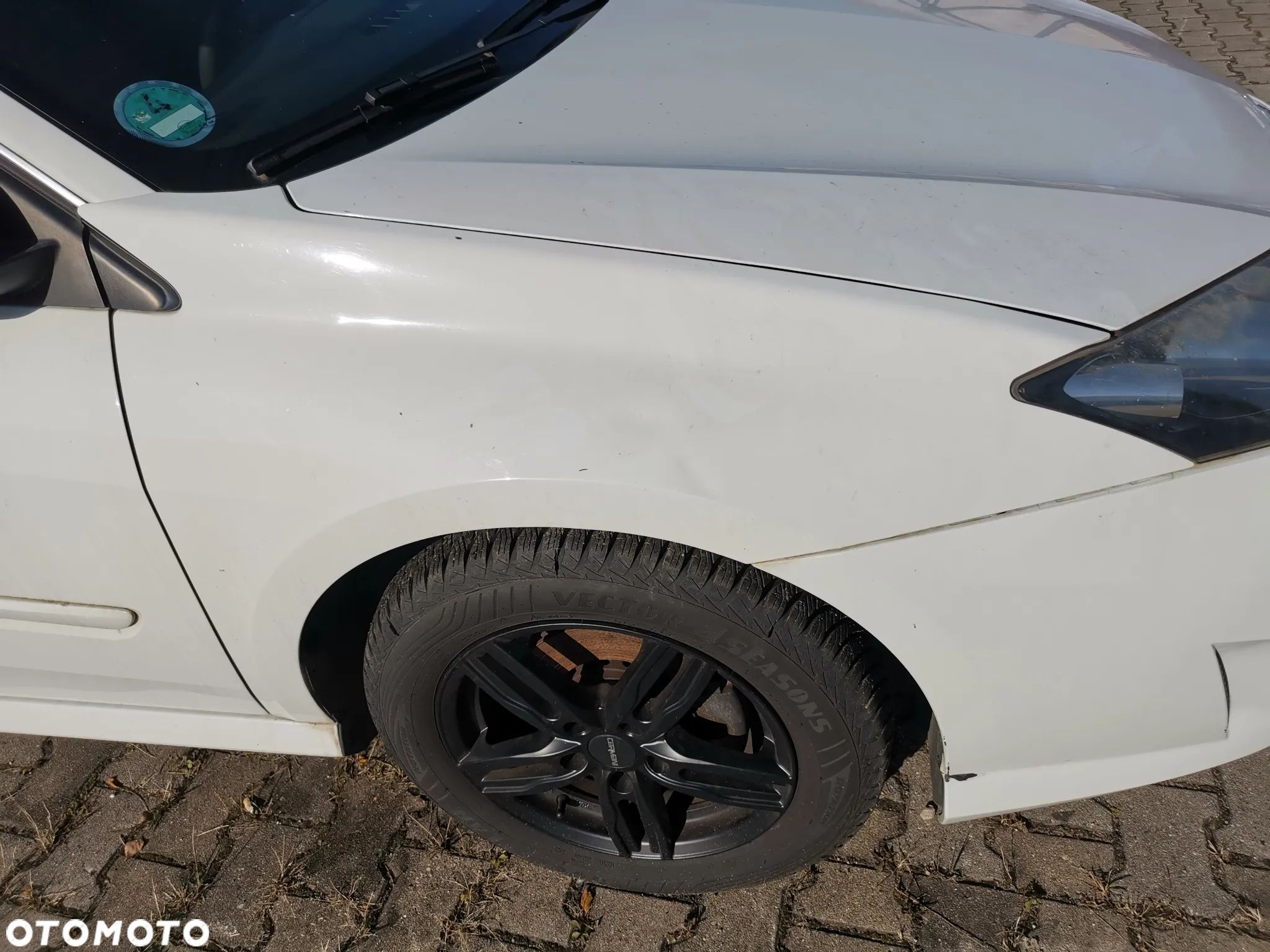 Błotnik Prawy Przód  Renault Laguna III OV369 - 1