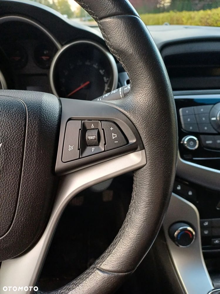 Chevrolet Cruze - 25