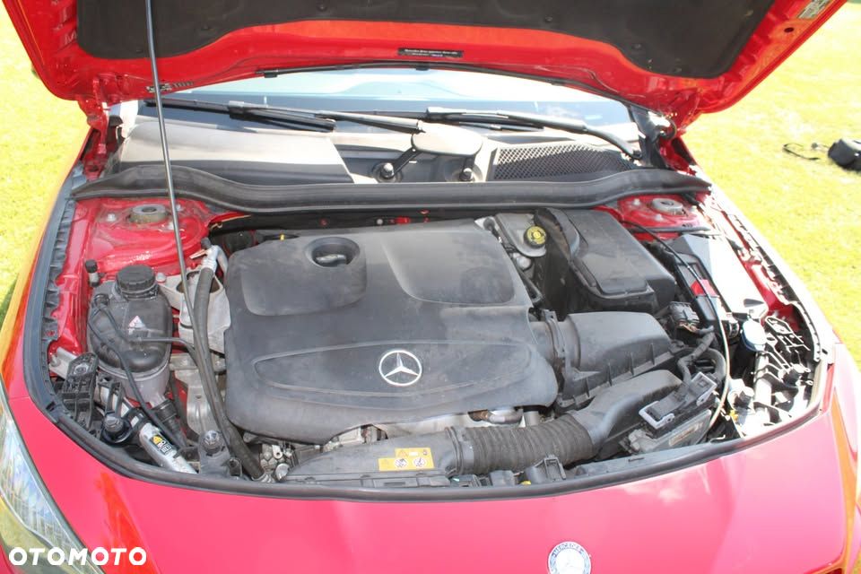 Mercedes-Benz CLA 250 4Matic 7G-DCT Peak Edition - 14