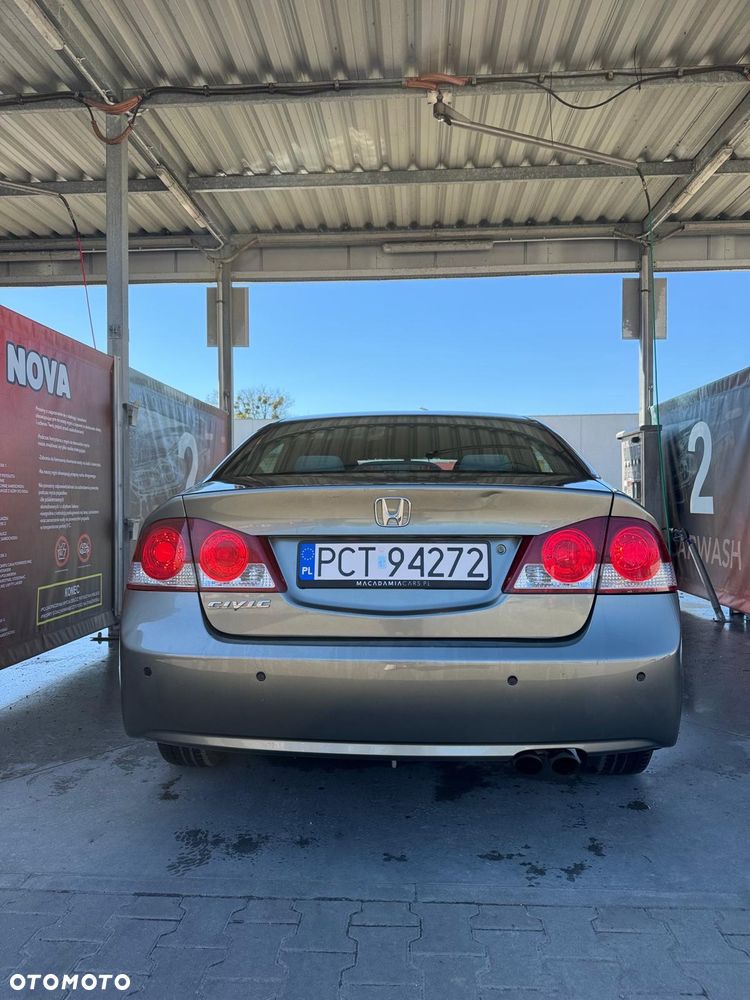 Honda Civic 1.8 Comfort - 14