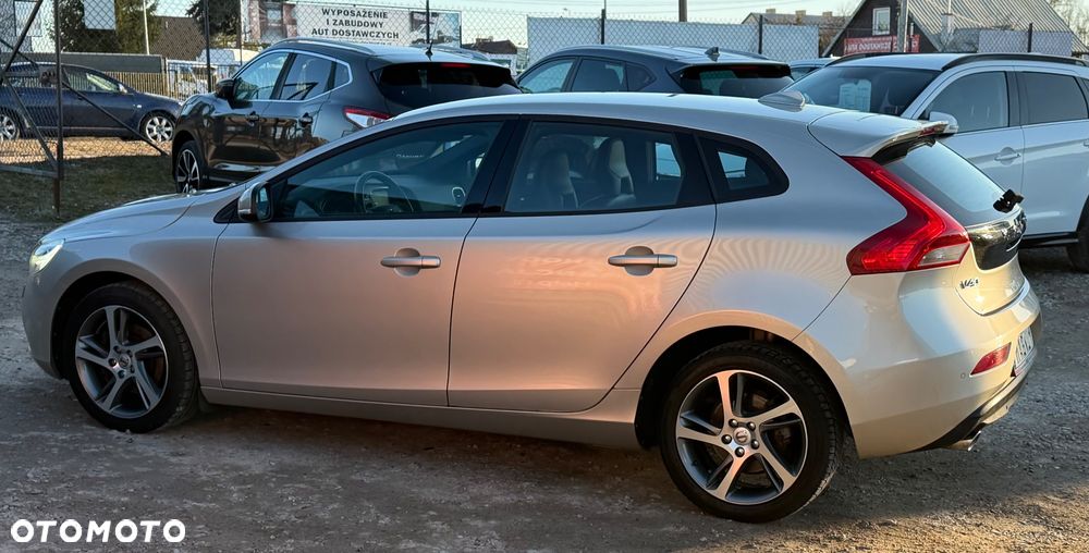 Volvo V40 D3 Momentum - 29