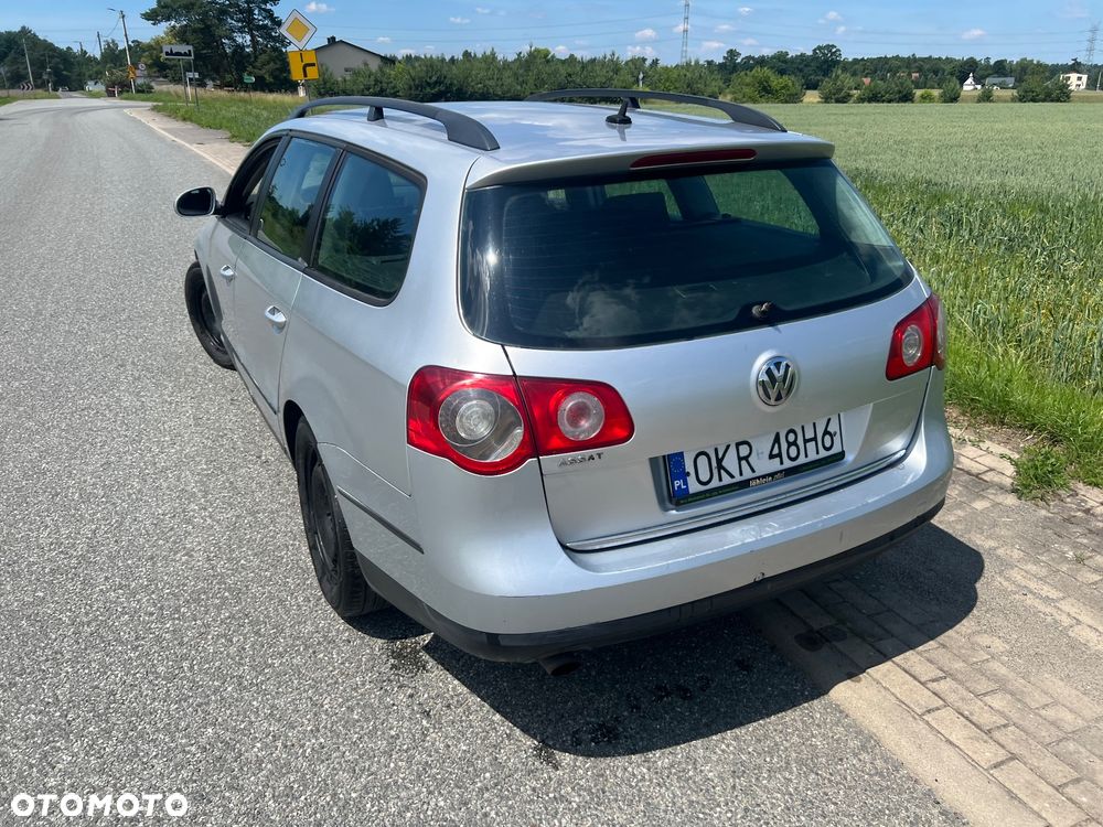 Volkswagen Passat 1.6 Family - 4