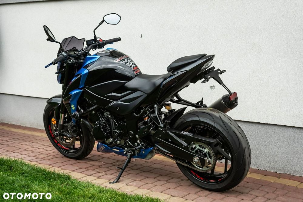 Suzuki GSX - 5