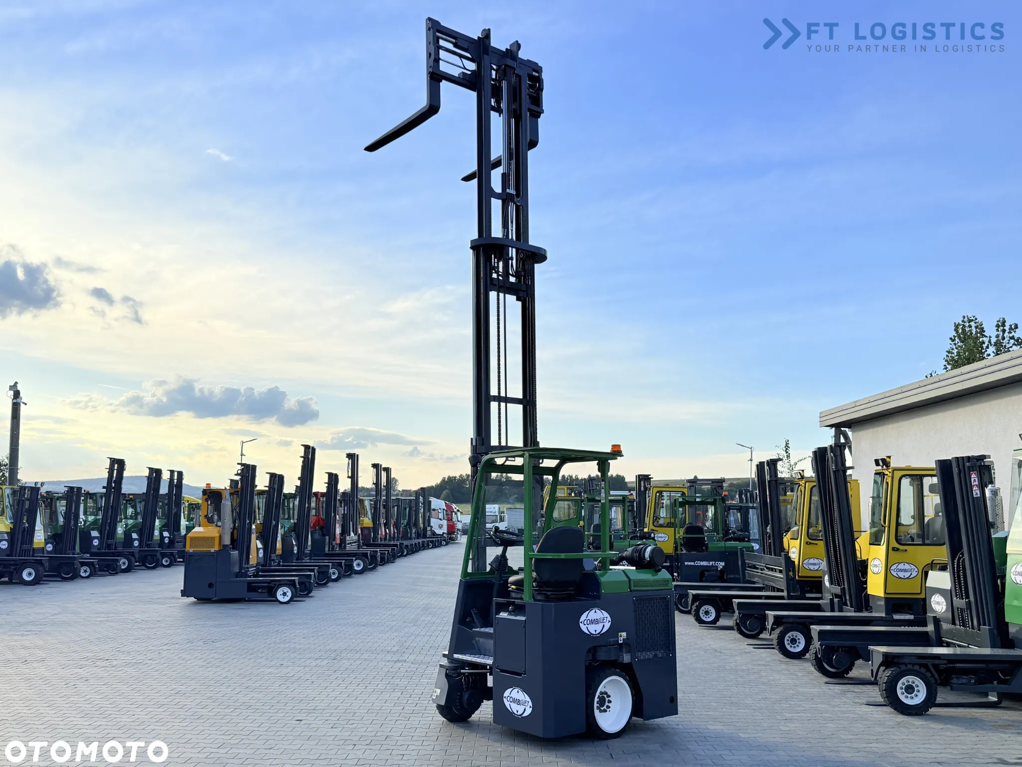 Combilift C2500CB / TRIPLEX / 5500MM / WOLNY SKOK / DIESEL / JEDYNIE 3768MTH / POZYCJONER / PRZESUW BOCZNY / NOWE OPONY / JAK NOWY / Szeroka oferta wózków czterokierunkowych i bocznych, dopasowanych do różnorodnych potrzeb i zastosowań. - 25