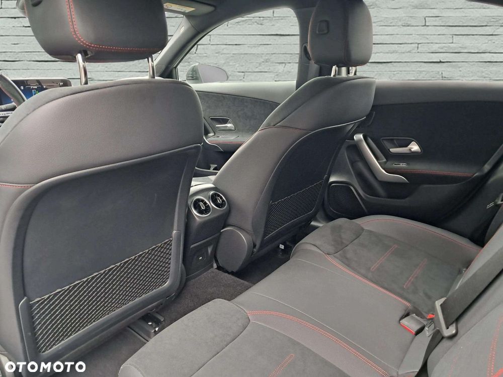 Mercedes-Benz Klasa A 200 AMG Line 7G-DCT - 12