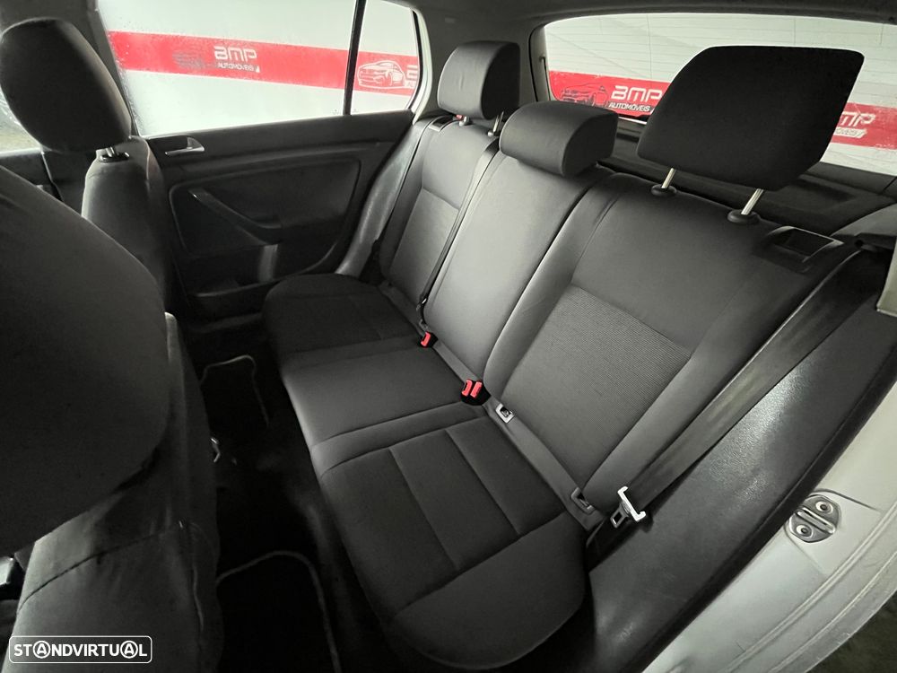 VW Golf 1.6 FSi Confortline - 11