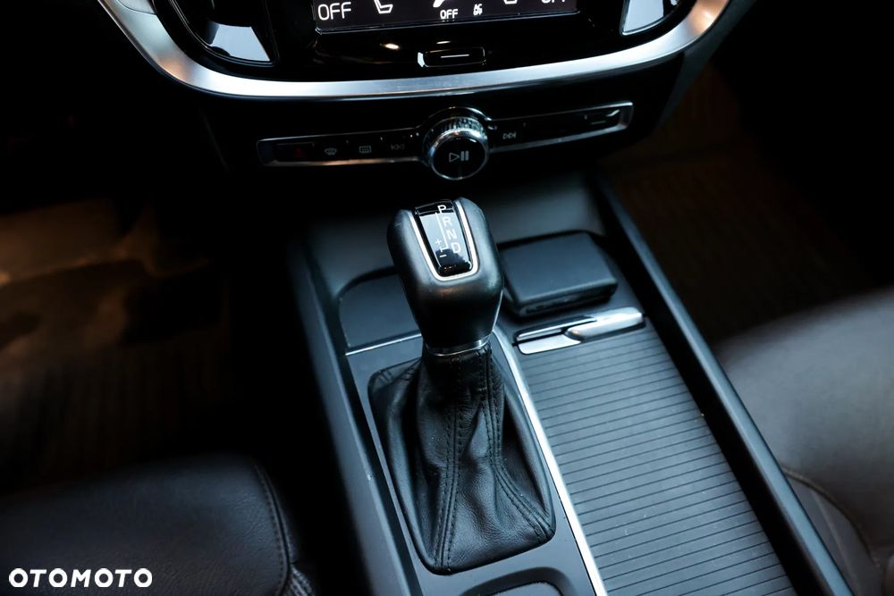 Volvo V60 D4 Momentum Pro - 21
