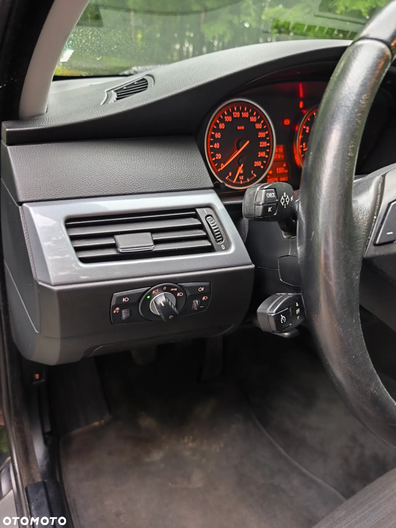 BMW Seria 5 520i - 14
