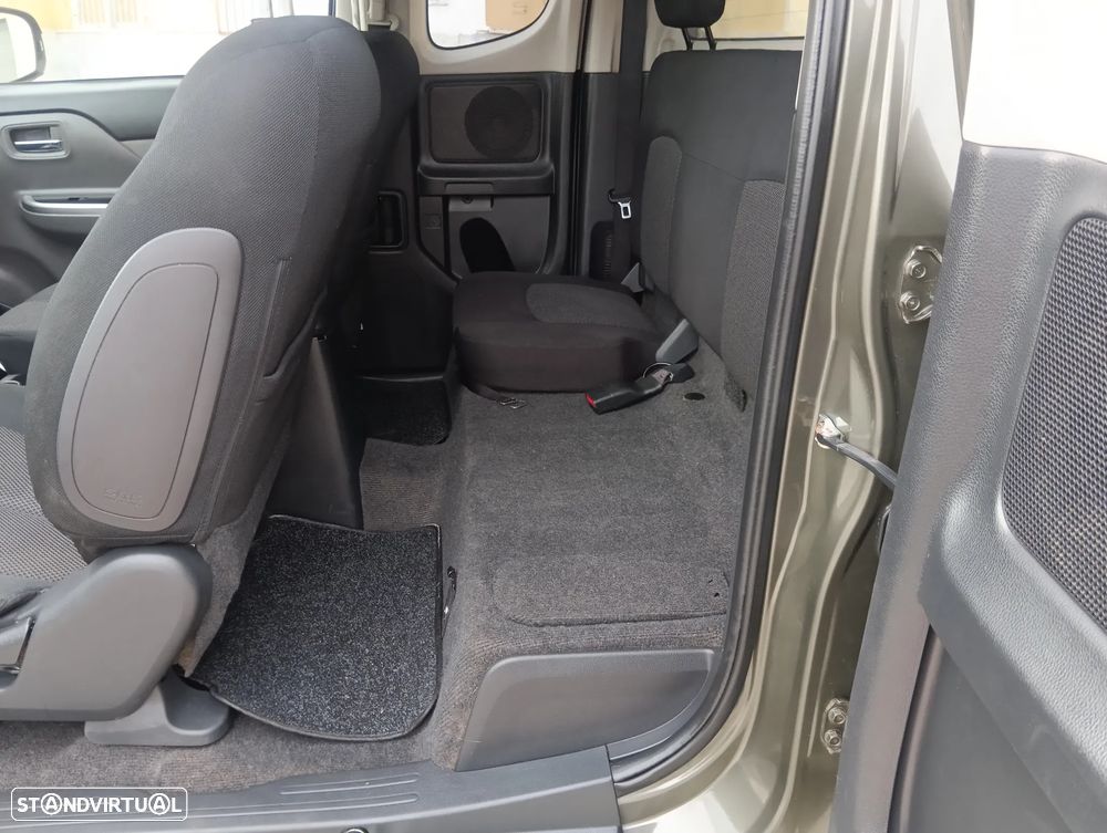 Mitsubishi L200 2.4 DI-D CD Instyle Strakar 4WD - 15